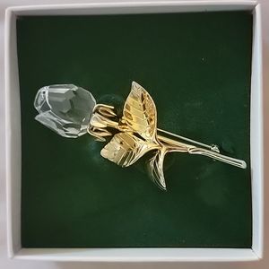 Vintage swarovski flower brooch